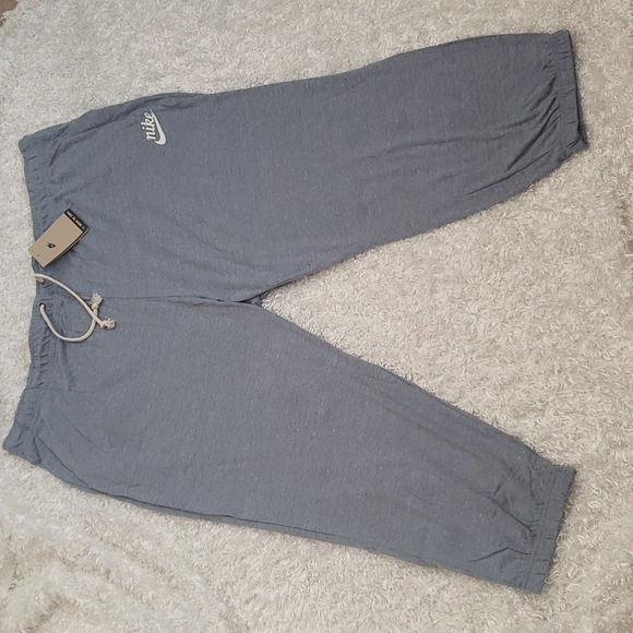 NWT Nike lightweight jogger pants - Picture 5 of 9